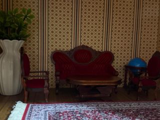 Mobili in miniatura per soggiorno di casa delle bambole