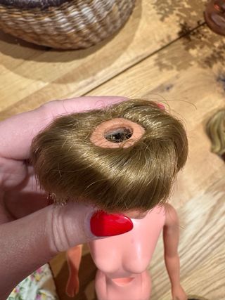 Barbie Tressy vintage con abrigo y maleta