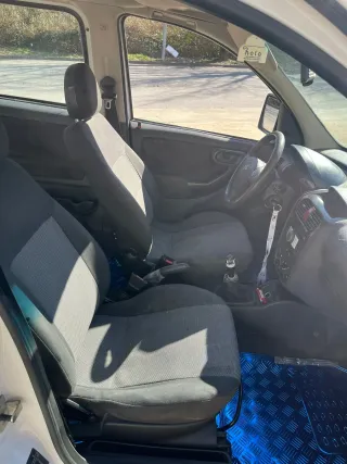 Opel Combo 2007 SOLO 175.000KM ITV y pegatina B