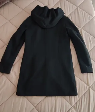 Cappotto con cappuccio nero