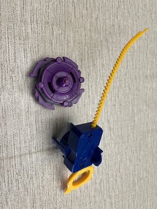 Beyblade Griffon Viola con Lanciatore