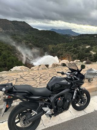 Yamaha Fazer FZ6 Negra