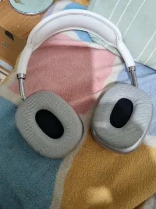 Auriculares Bluetooth Plata y Blanco