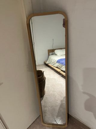 Specchio a figura intera in legno