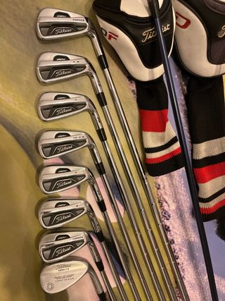 TITLEIST Set Juego Completo 910 & Ap2 Stiff Flex