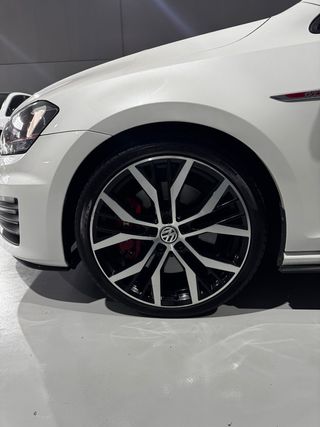 Volkswagen Golf GTI Performance 2.0TSI 230CV