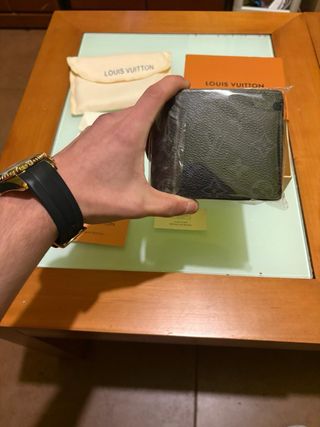 Cartera Louis Vuitton Cuero Marrón Elegante
