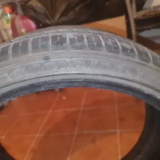 Neumáticos 235/35R19 91Y - 80% vida útil