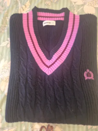 Jersey Brownie cuello pico azul y rosa