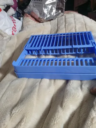 Escurreplatos azul de plástico