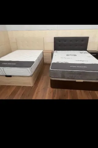 Letto a baldacchino in legno in offerta
