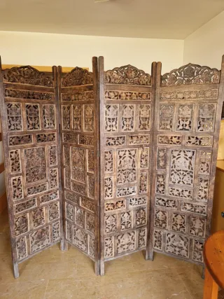 Biombo de madera tallada Recogida en Banyoles