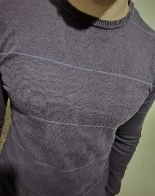 Jersey Bershka Morado Talla S