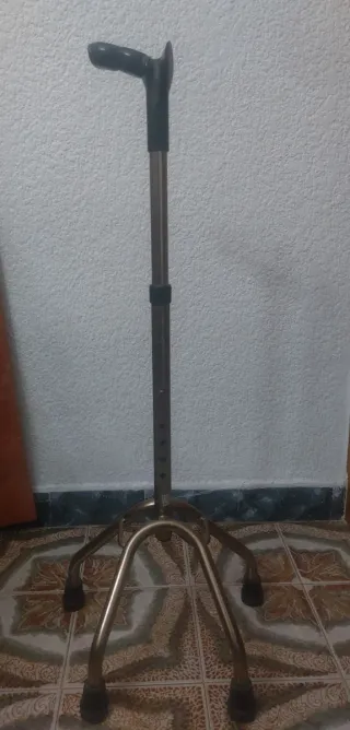 Bastón 4 apoyos regulable