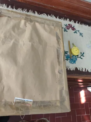 Quadro a mezzopunto con bambina. Misure 42x52.