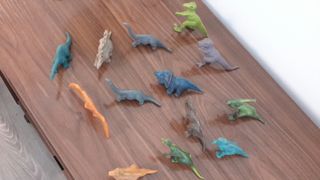 Lote de dinosaurios de juguete
