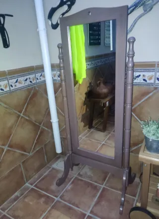 Specchio da terra in legno rustico