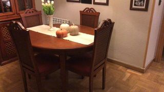 Mesa comedor de madera extensible con 4 sillas