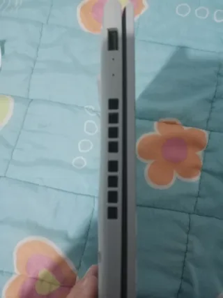 Ordenador portátil ASUS Vivobook Plata