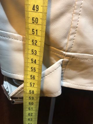 Cazadora beige piel sintética Talla L