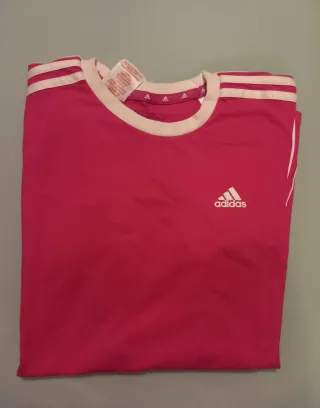T-shirt Adidas fuxia. Colore stupendo. 14 anni