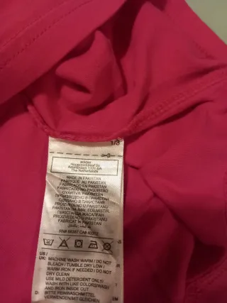 T-shirt Adidas fuxia. Colore stupendo. 14 anni