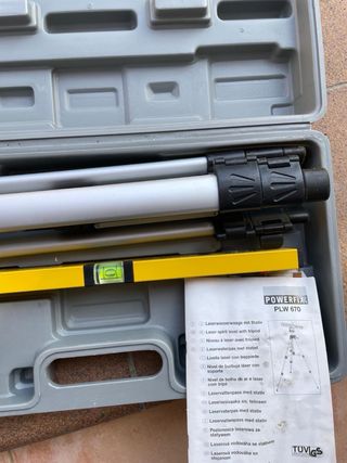 Livella Laser Powerfix PLW 670 con Treppiede