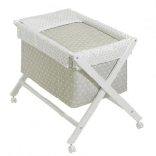 Minicuna con ruedas y estampado de estrellas