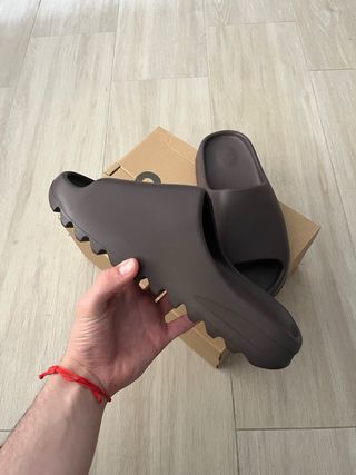 Adidas Yeezy Slides Originales – Color Onyx