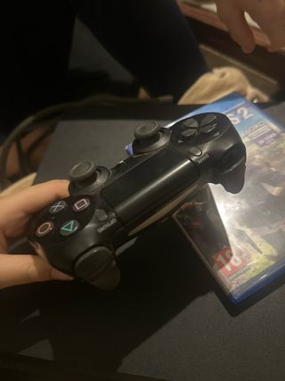 PS4 (PlayStation 4) Negra + Watch Dogs 2