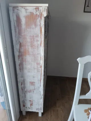 Vitrina de cristal y madera