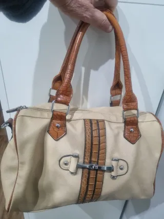 Bolso Beige y Marrón con Detalles Cocodrilo