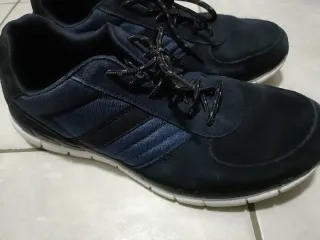 Scarpe uomo blu e nere