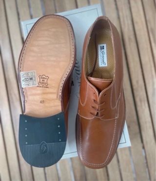 Zapatos de piel marrones