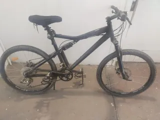 Bicicleta de montaña con suspensión