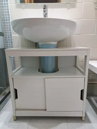 Mueble de baño blanco