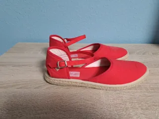 Zapatillas de lona rojas