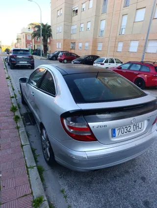 Mercedes-Benz Clase C 2005