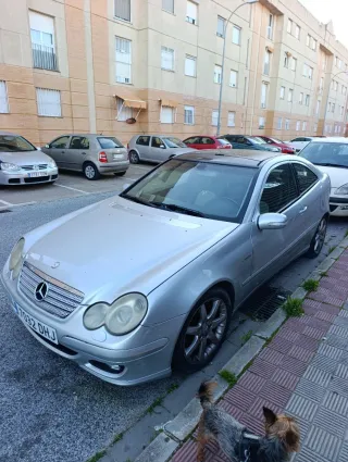 Mercedes-Benz Clase C 2005