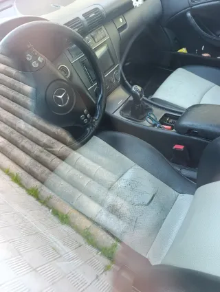 Mercedes-Benz Clase C 2005