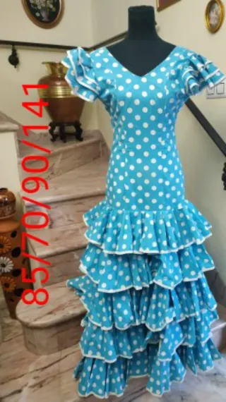 Vestido de sevillana lunares azul