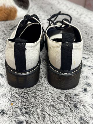 Mocasines blancos charol