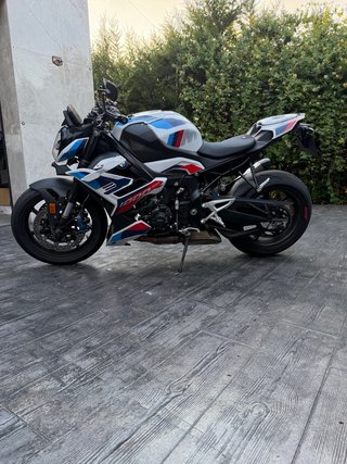 BMW M1000R 2023