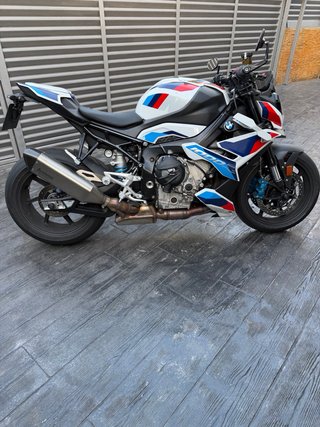 BMW M1000R 2023