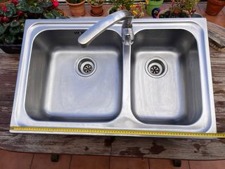 Fregadero doble seno con grifo