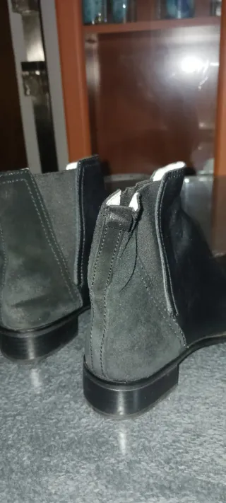 Botines de piel negros Zara