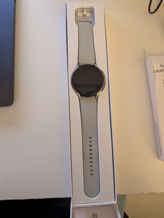 Samsung Galaxy Watch 4 44mm + Correa