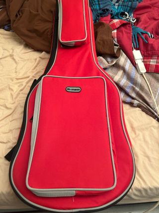 Custodia imbottita per chitarra rossa