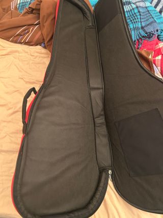 Custodia imbottita per chitarra rossa