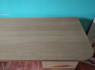 Mesa de escritorio de madera